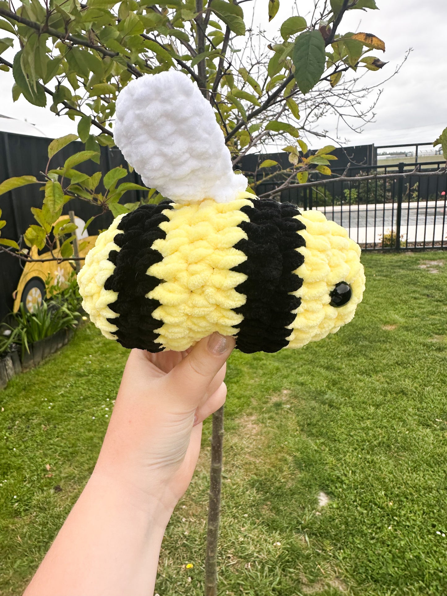 Crochet plushie - Buzzy Bee